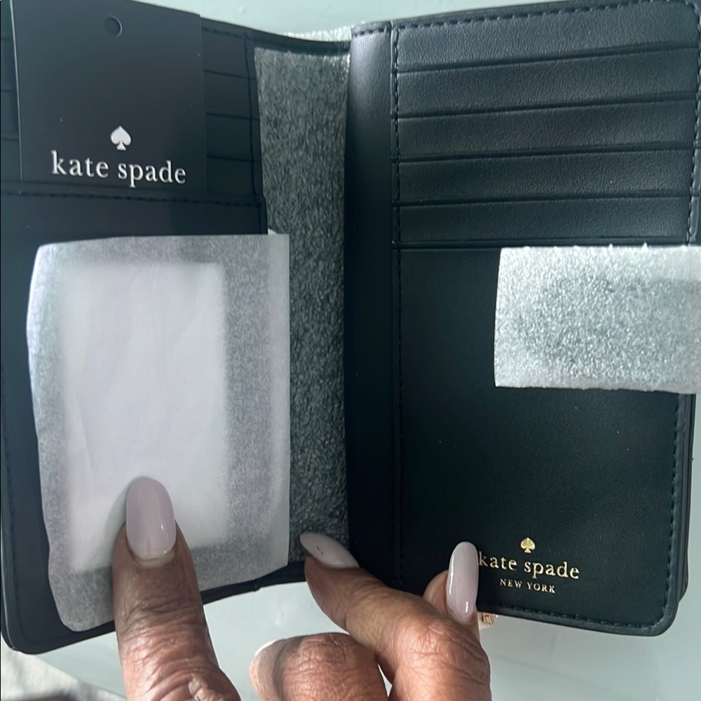 Kate Spade Black NWT 🥳… Wallet Sleek Design